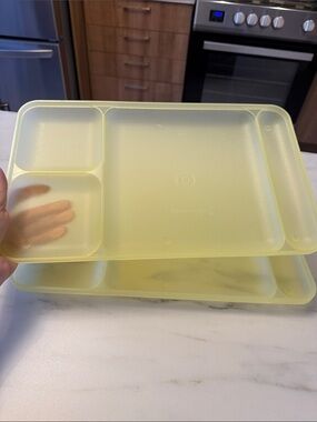 Tupperware Serving Trays – Set of 2